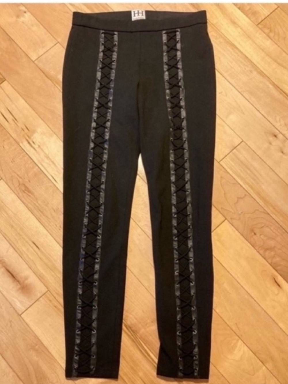 Haute Hippie lace up the front
lamb leather trimmed black leggings size small